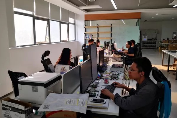 珠海办公室工程师团队提供后方技术支撑